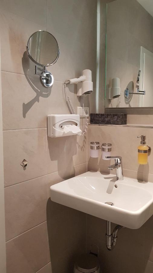 זינסהיים Cross-Country-Hotel Hirsch מראה חיצוני תמונה
